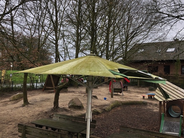 Außenschirme neu bespannt